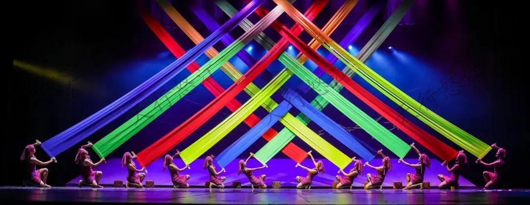 音樂(lè)舞蹈詩(shī)《太陽(yáng)照到獨(dú)龍江》好評(píng)如潮，迎來(lái)業(yè)內(nèi)人士高度贊譽(yù)！